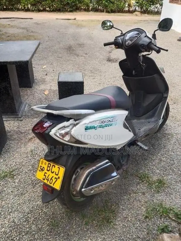 TVS Scooty Zest 2015