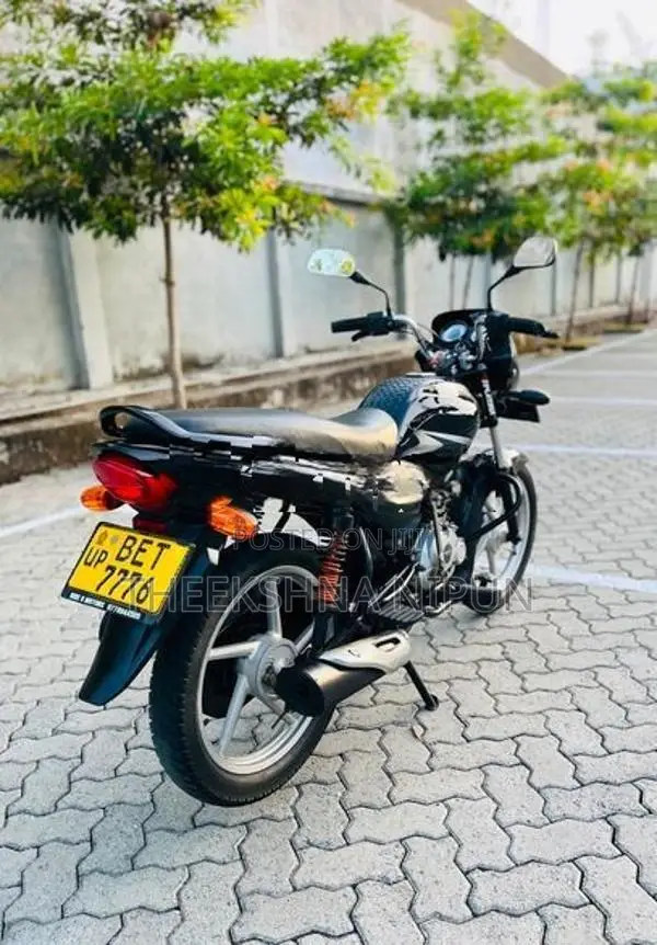 Bajaj Platina 100 2017