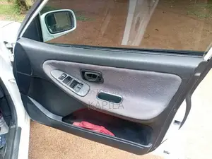 Nissan Wingroad 1997