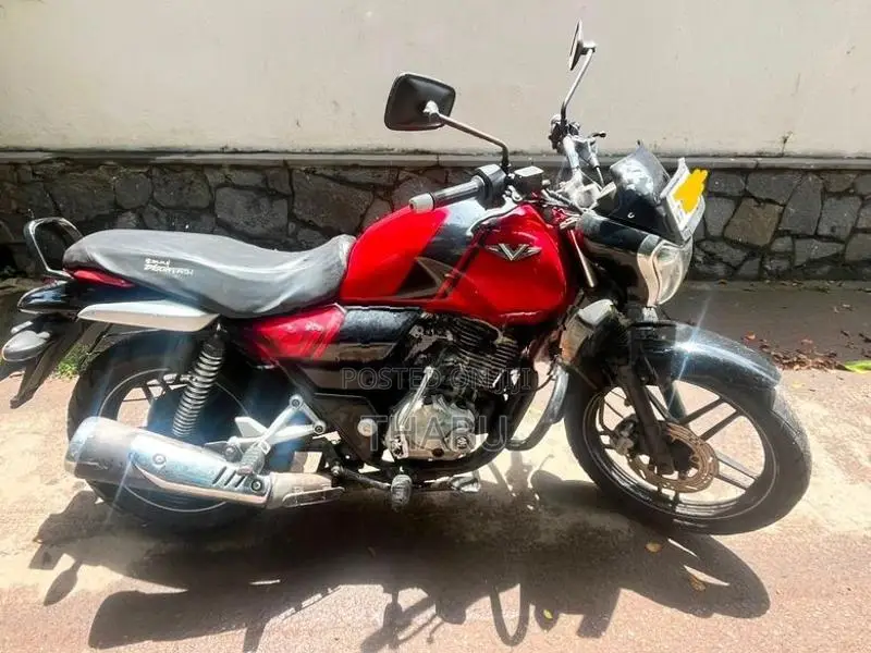 Bajaj V15 2016