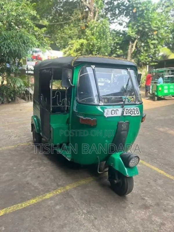 Bajaj RE 2 strock 2005