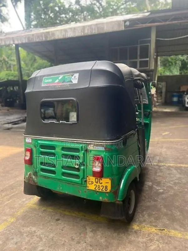 Bajaj RE 2 strock 2005