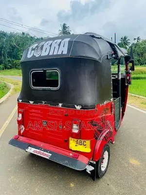 Bajaj RE 2015