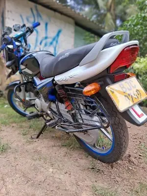 Bajaj CT100 2025
