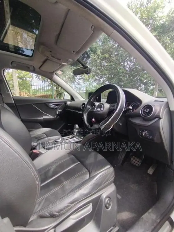 Audi Q2 S Line (Sunroof) 2018