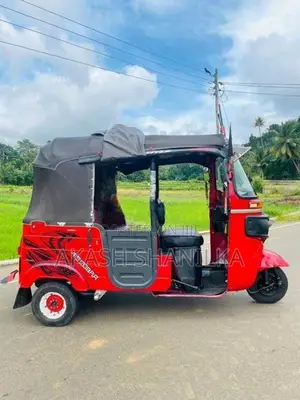 Bajaj RE 2015