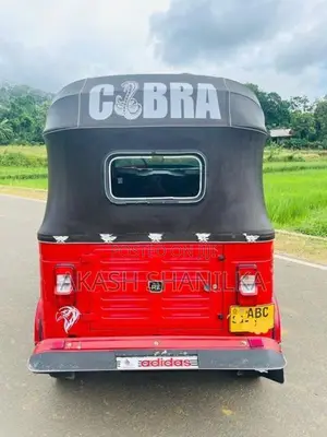 Bajaj RE 2015