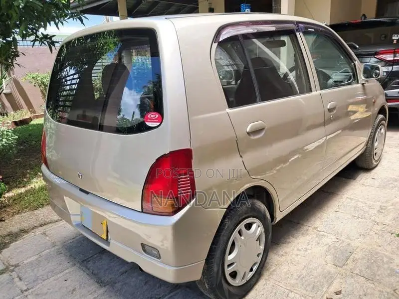 Mitsubishi Minica 2002