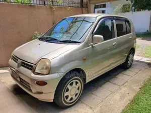 Mitsubishi Minica 2002