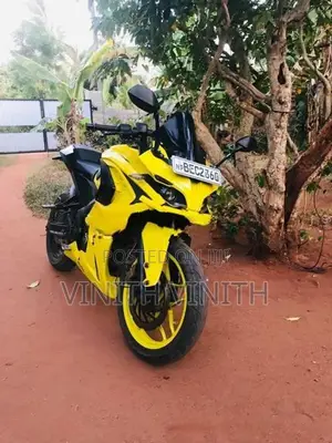 Bajaj Pulsar RS200 2016