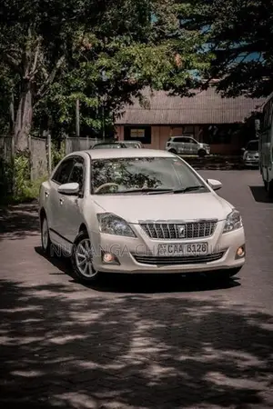 Toyota Premio 2013