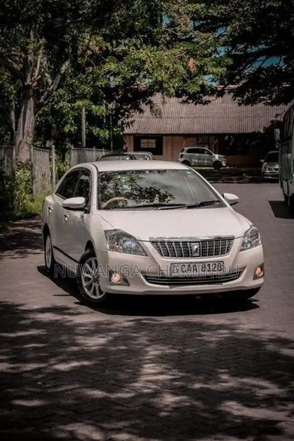 Toyota Premio 2013