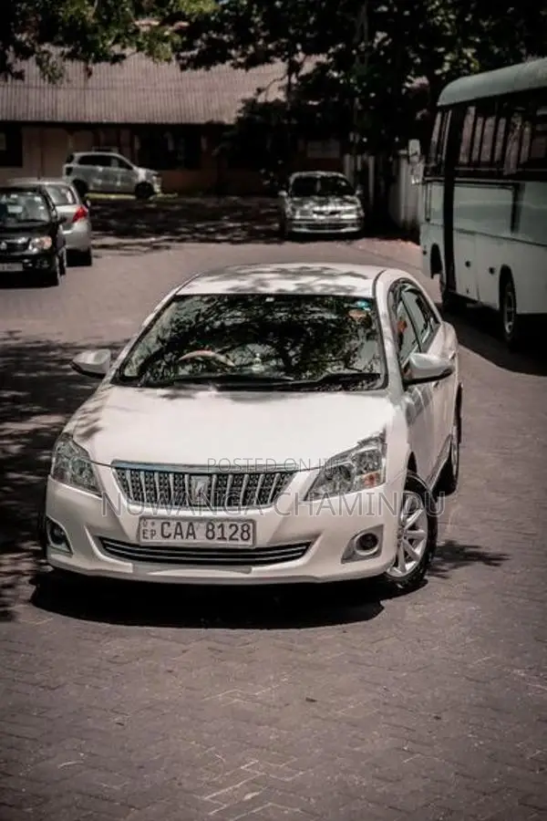 Toyota Premio 2013