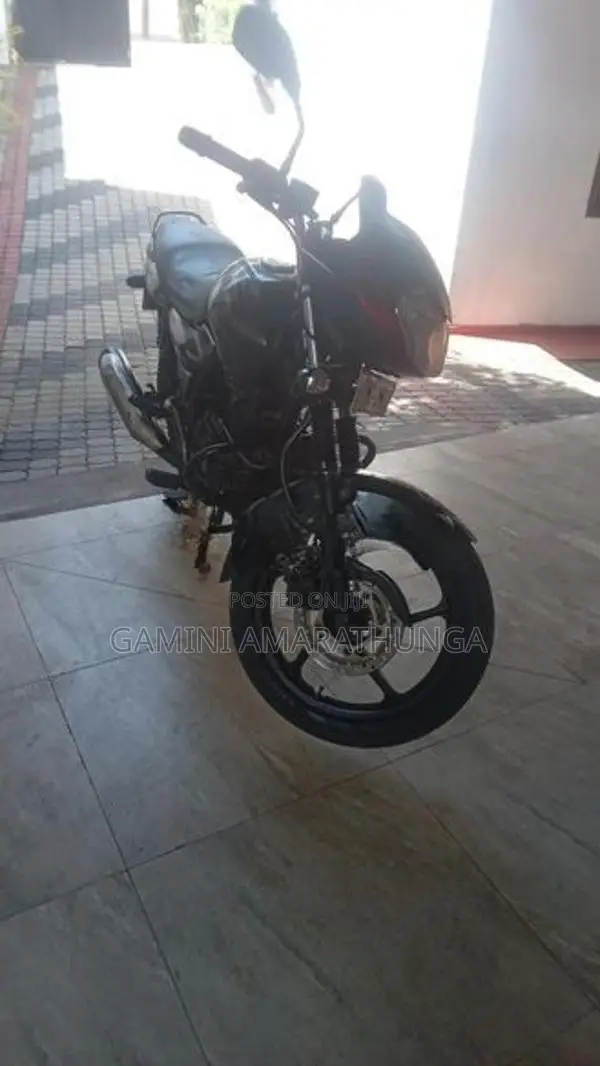 Bajaj Discover 2012