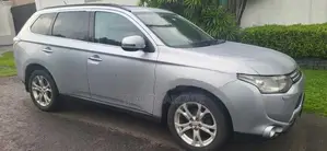 Mitsubishi Outlander Petrol 2013