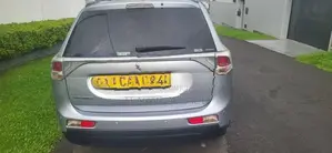 Mitsubishi Outlander Petrol 2013