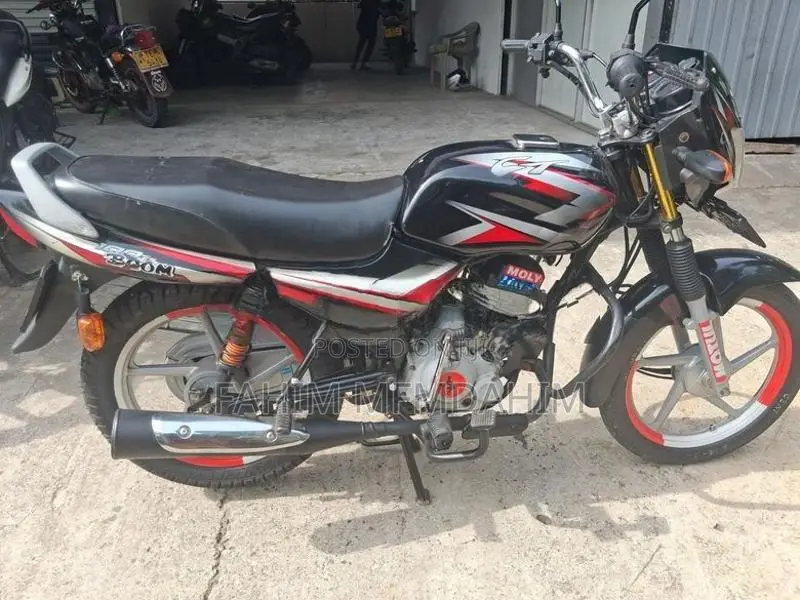 Bajaj CT100 2025