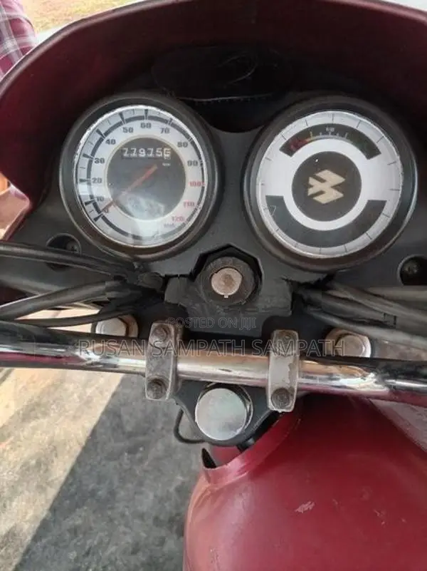Bajaj Platina 100 2017