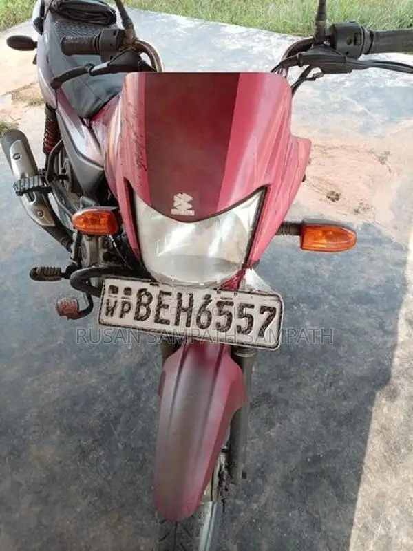Bajaj Platina 100 2017