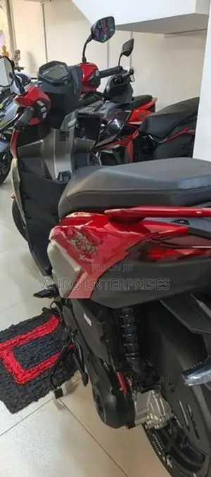 Hero XOOM 125R 2026