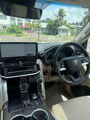 Toyota Land Cruiser Sahara LC300 2026