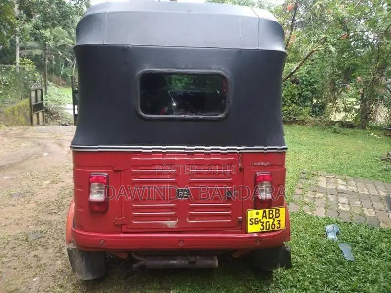 Bajaj RE 2015