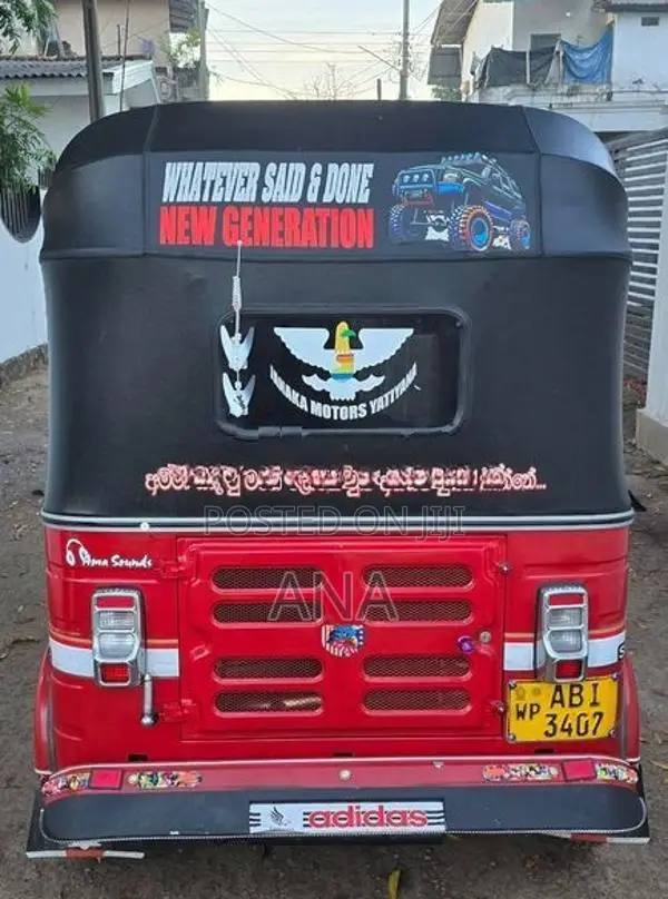 Bajaj RE 2015