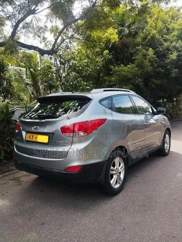 Hyundai Tucson CRDi 4WD 2013