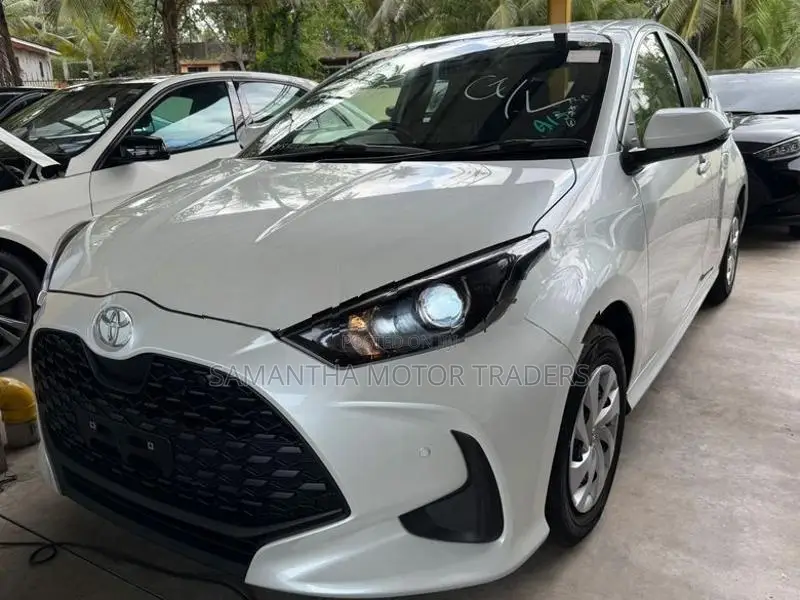 Toyota Yaris X Grade 2025