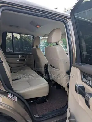 Land Rover Discovery 2014