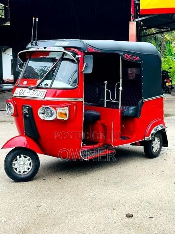 Bajaj RE 2010
