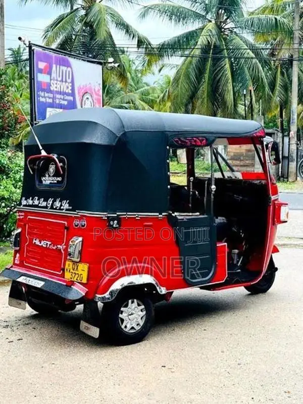 Bajaj RE 2010