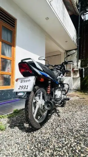 Bajaj CT100 ES 2026