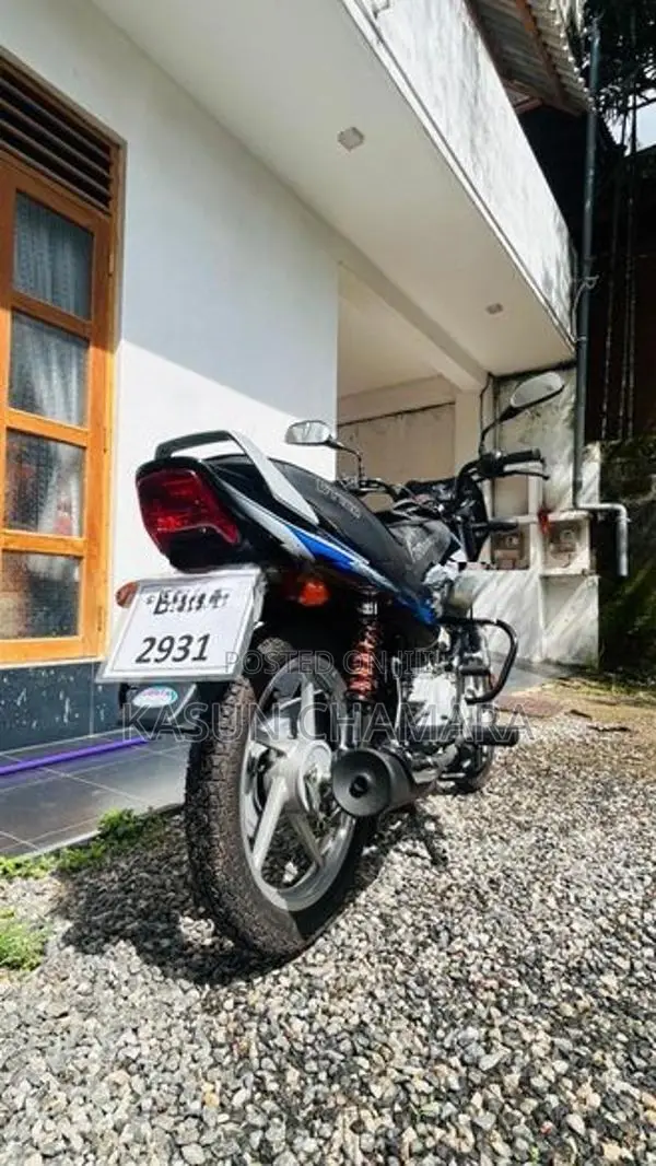 Bajaj CT100 ES 2026