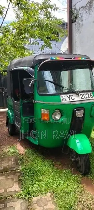 Bajaj RE 2010