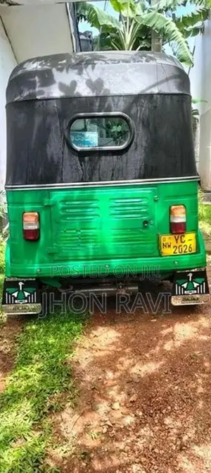 Bajaj RE 2010
