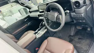 Toyota Land Cruiser Prado 2024