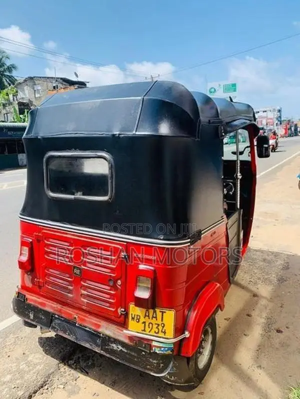 Bajaj RE 2014