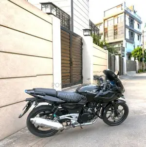 Bajaj Pulsar 220F 2010