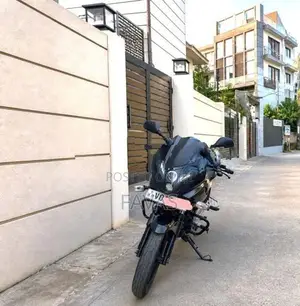 Bajaj Pulsar 220F 2010