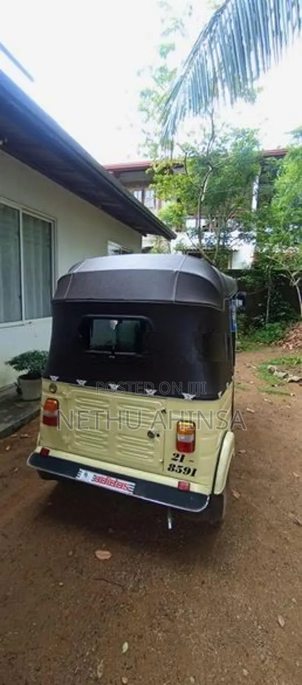 Bajaj RE 1991