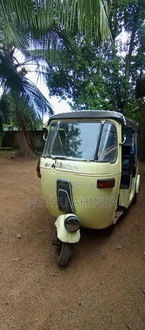 Bajaj RE 1991