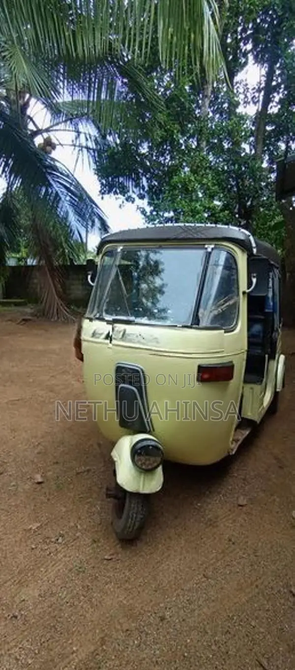 Bajaj RE 1991