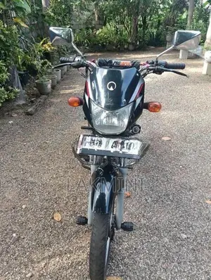 Bajaj CT100 2014