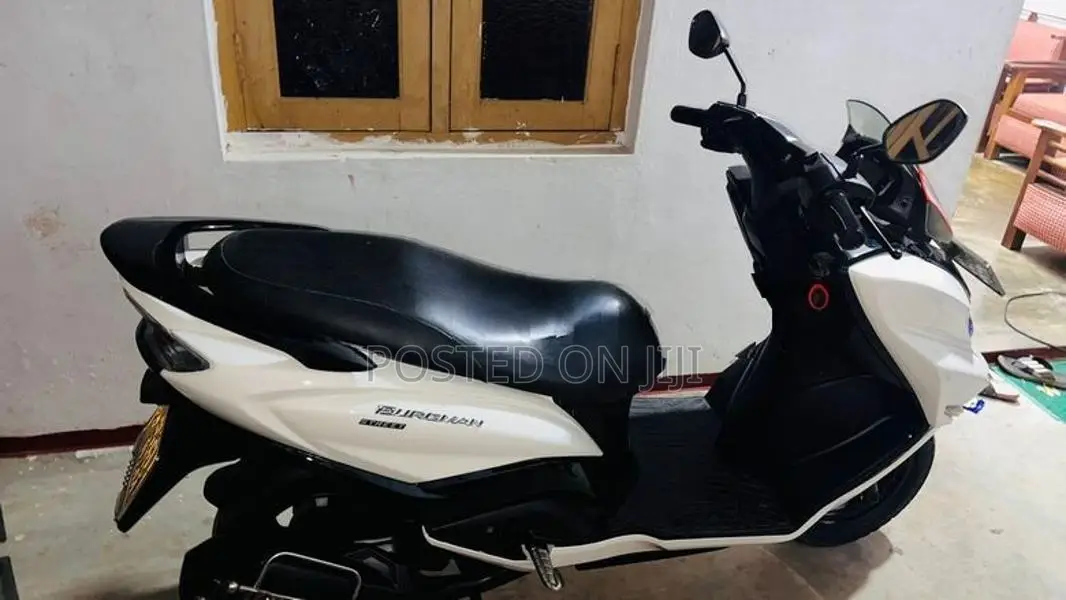 Suzuki Burgman 2019