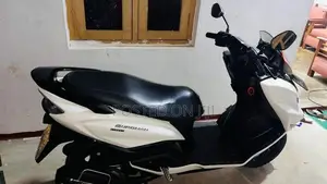Suzuki Burgman 2019