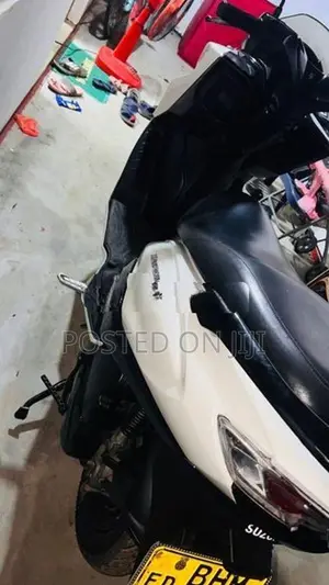 Suzuki Burgman 2019
