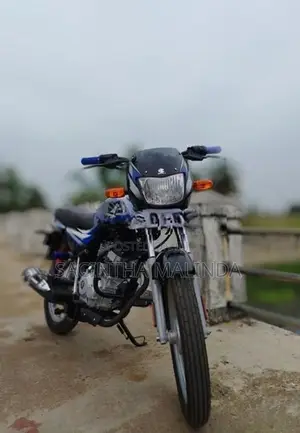 Bajaj CT100 2025