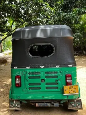 Bajaj RE 2016