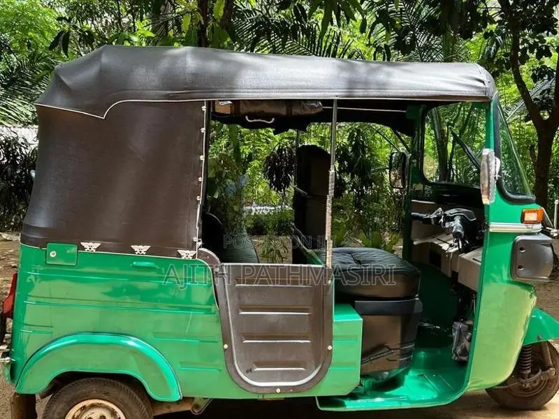 Bajaj RE 2016